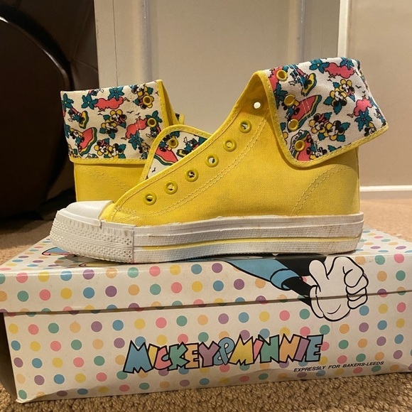 💥Mickey&Minnie Mouse Bakers Leeds X Converse Yellow Sneakers - Picture 3 of 9